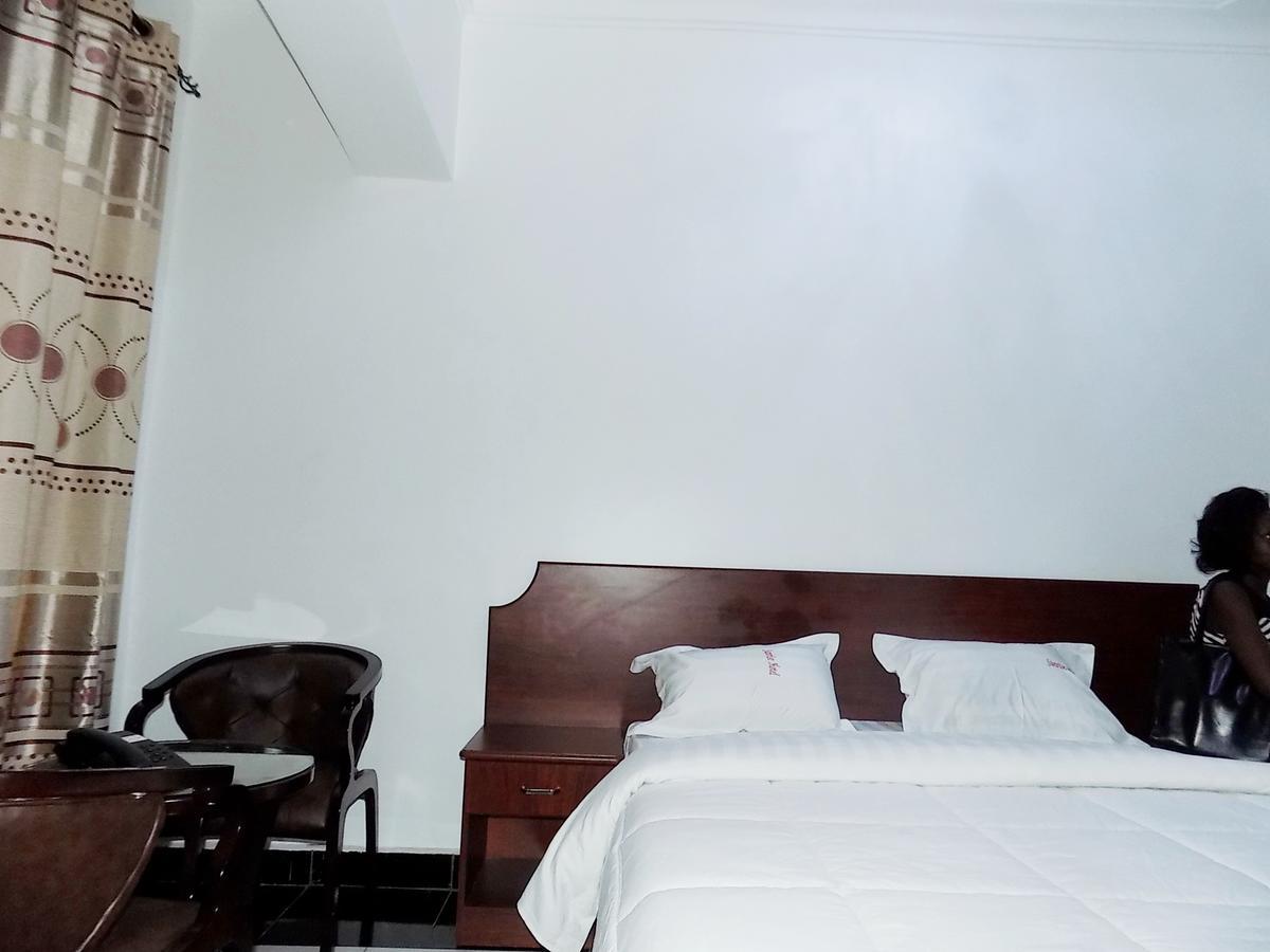Sunrise Hotel カンパラ エクステリア 写真