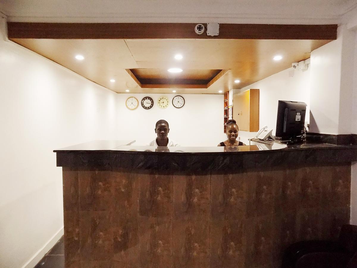 Sunrise Hotel カンパラ エクステリア 写真